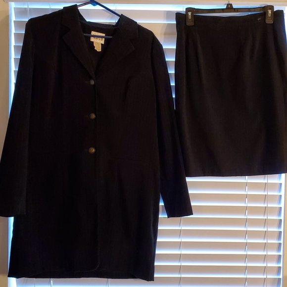 Maren Woman's Suit Size 12 - Picture 2 of 4